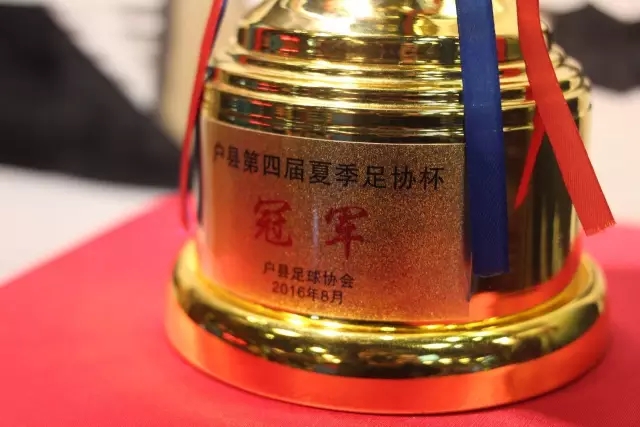深圳男篮揭幕战失利，教练与球员坦诚反思问题